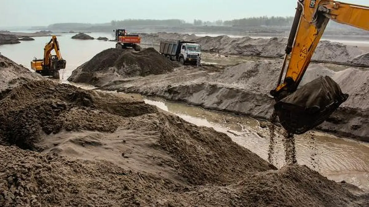 Bulk Yamuna sand and hard rock boulder supply